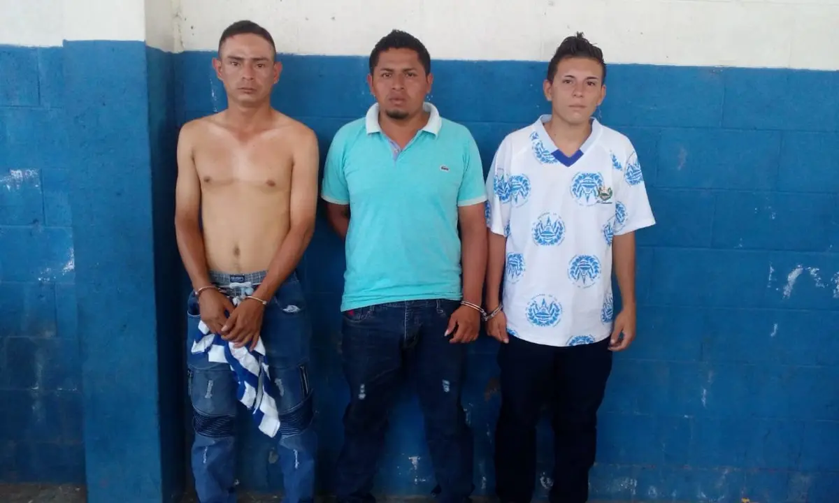 Pandilleros con cinchos