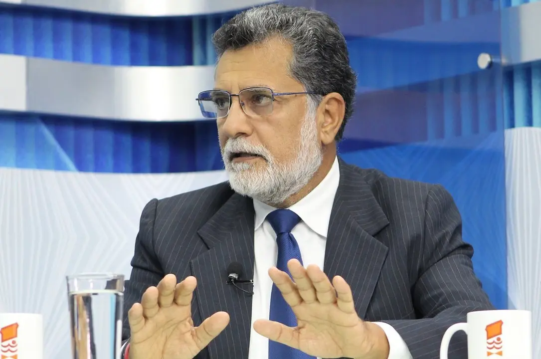 Handal en di&aacute;logo