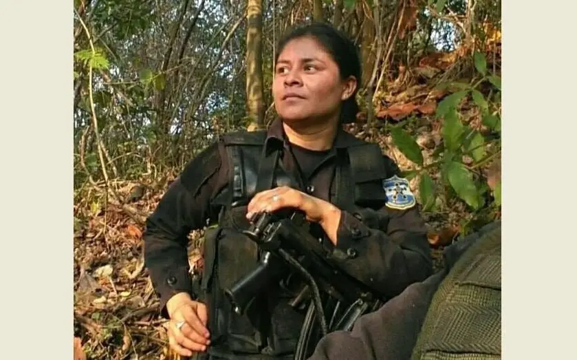 Mujer polic&iacute;a asesinada