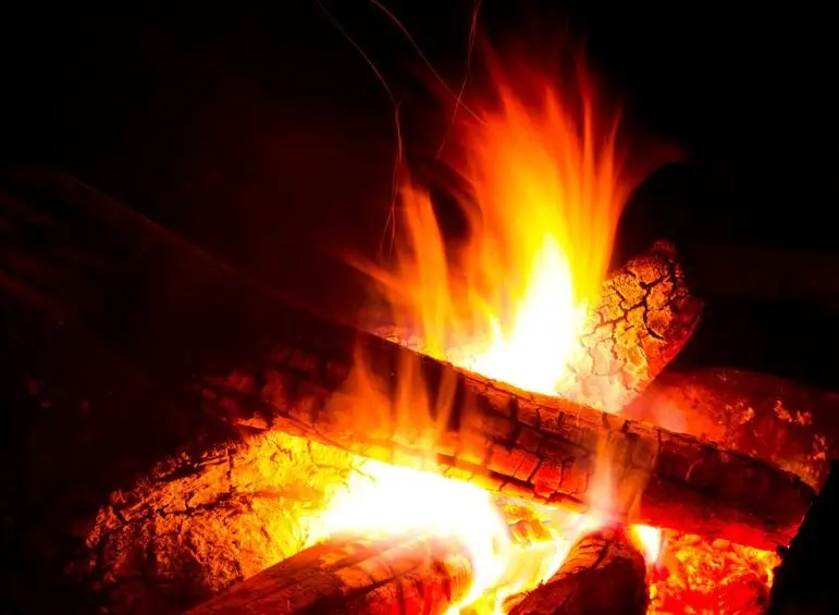 Tiz&oacute;n encendido