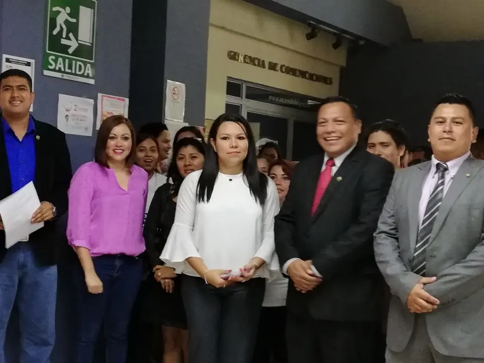 FMLN pide por programa J&oacute;venes con Todo