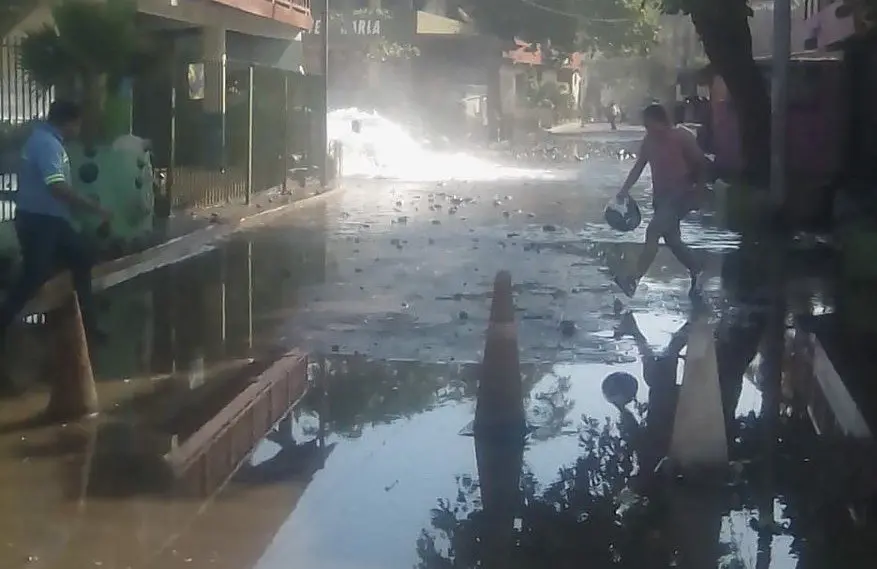 Inundaci&oacute;n puerto 1