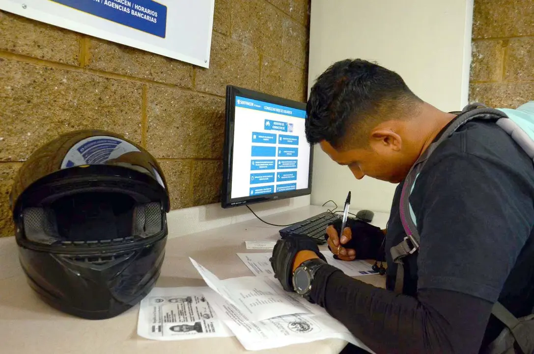 Tr&aacute;mite para refrendar tarjeta