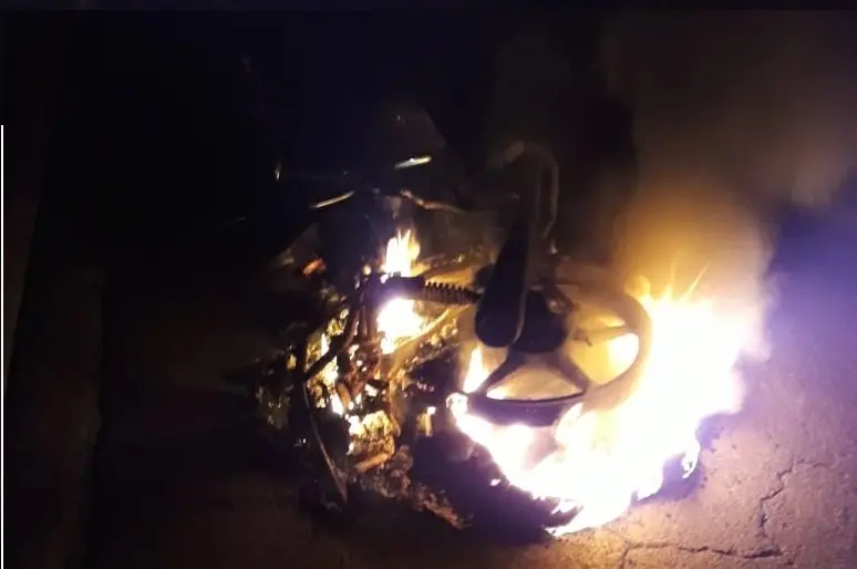 Motociclista 100 metros Usulut&aacute;n