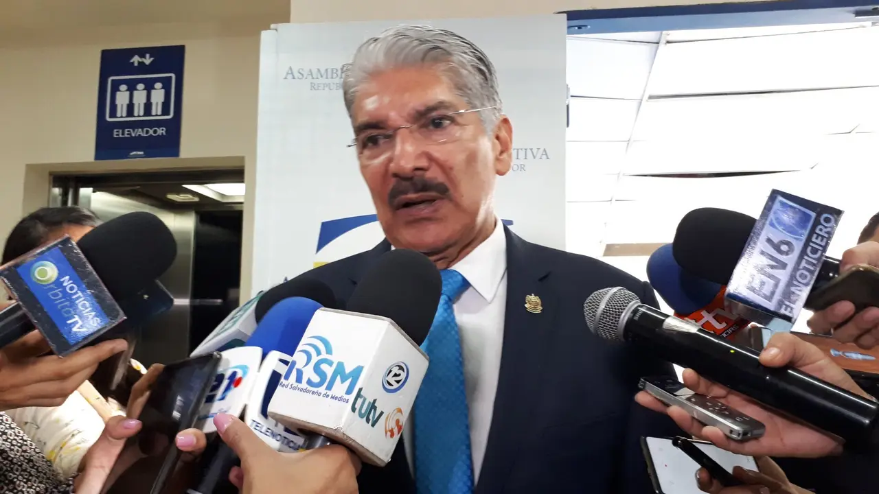 Norman Quijano Radio Legislativa