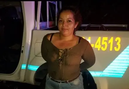 Capturada con patrulla policial