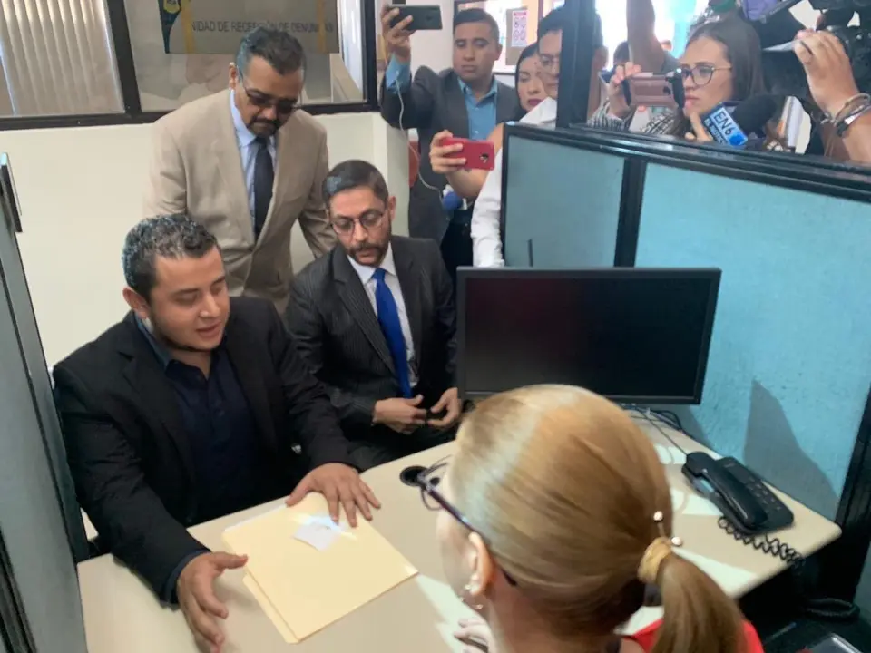 Denuncia a Fiscal&iacute;a