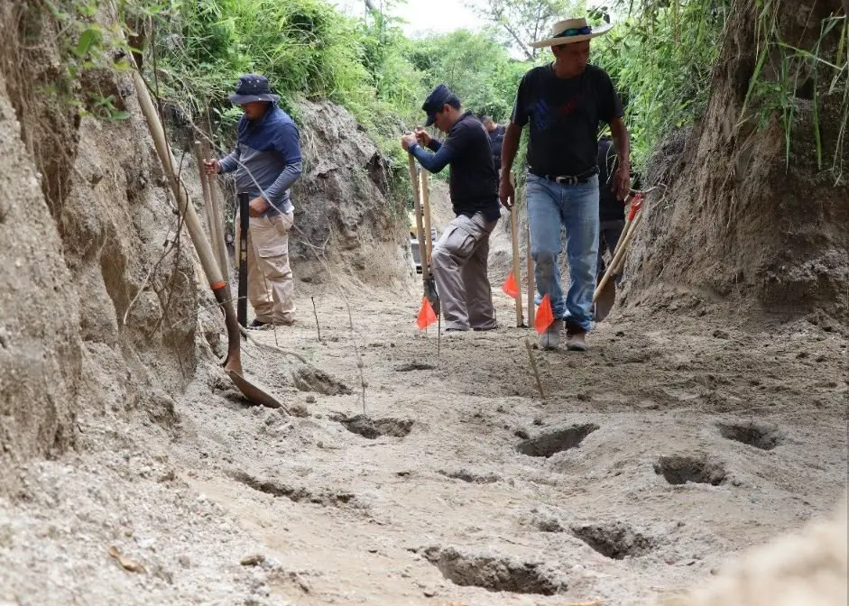Cad&aacute;veres Vista al Lago