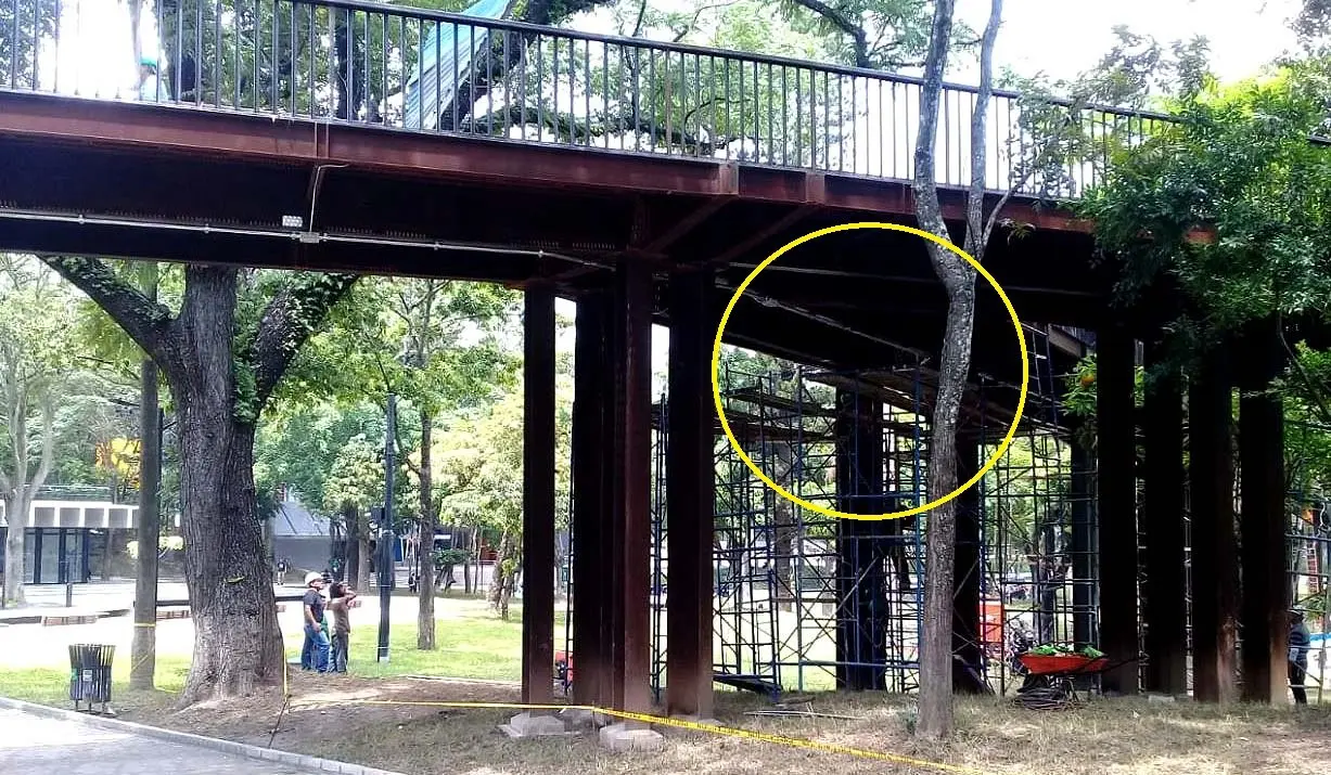 Trabajadores se accidentan en parque Cuscatl&aacute;n