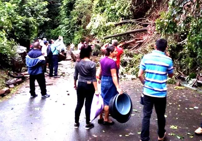 Derrumbes por lluvias