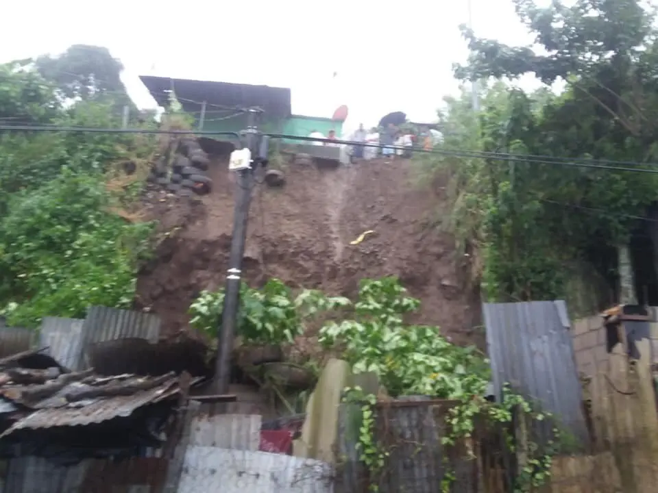 Muro que de cay&oacute; en San Marcos