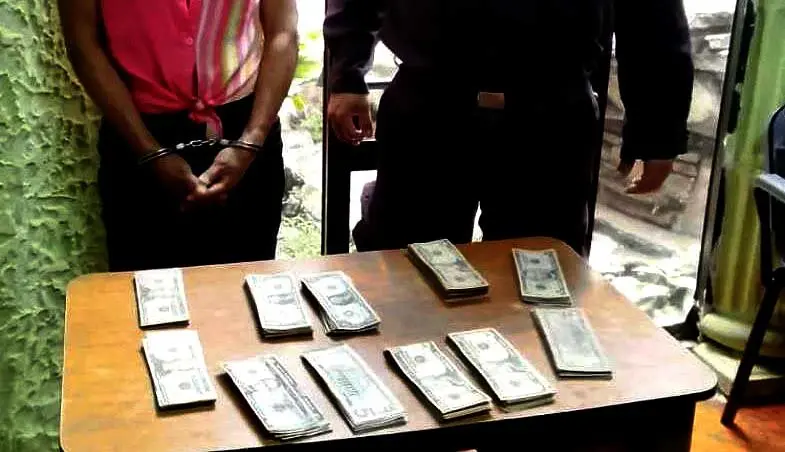 Mujer hurt&oacute; $3,200 de la casa de una amiga 1