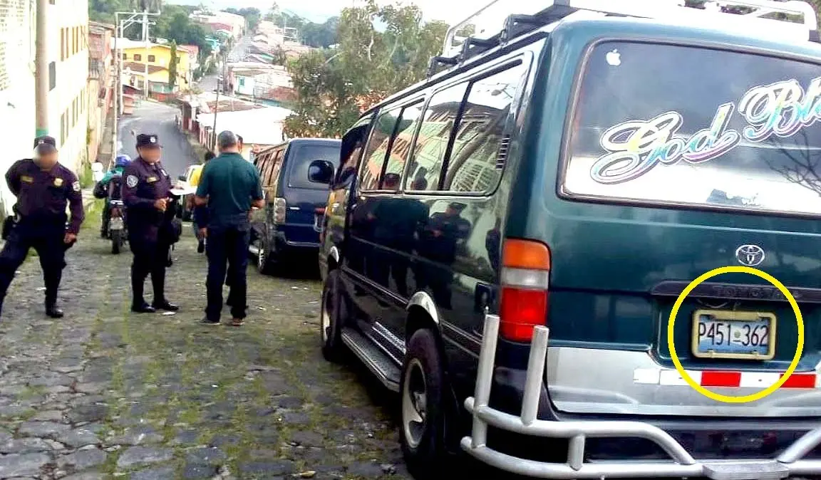 Microb&uacute;s San Vicente sin permisos 2