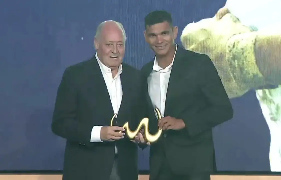 Rub&eacute;n Batres Catar