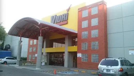 fachada de vidr&iacute; de Constituci&oacute;n