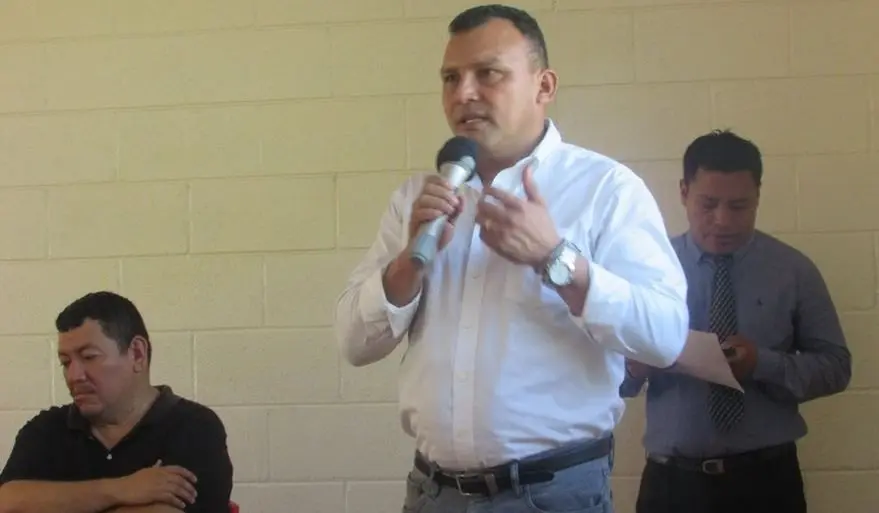 Alcalde de Caluco que fue encerrado en su oficina