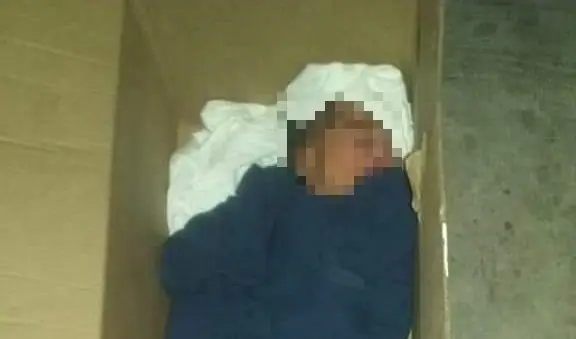 Beb&eacute; en caj&oacute;n