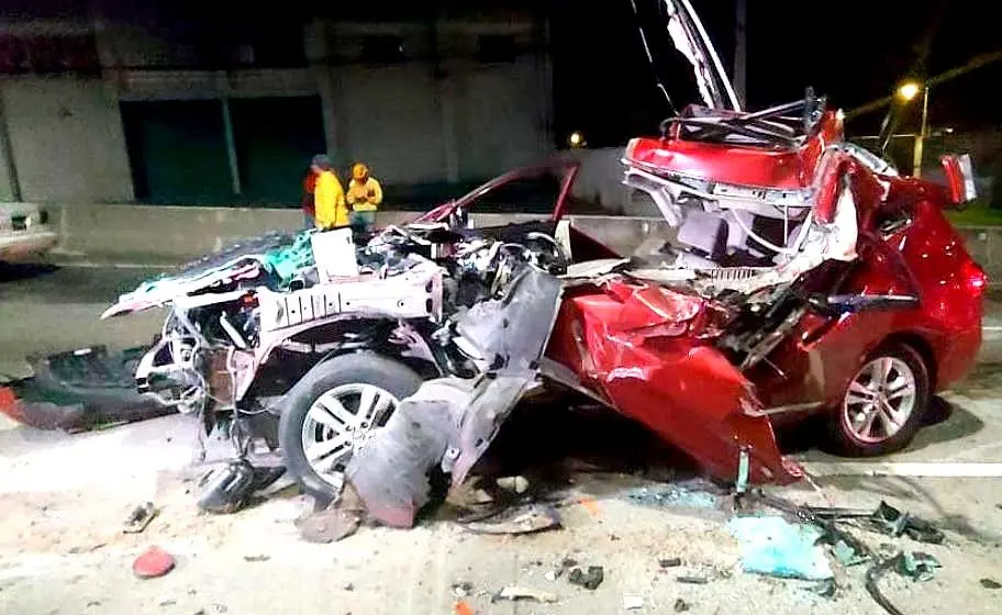 Vivo de milagro tras accidentarse en el bulevar Monse&ntilde;or Romero