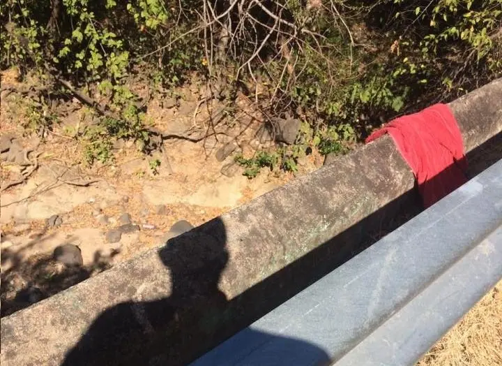 Mujer puente La Uni&oacute;n