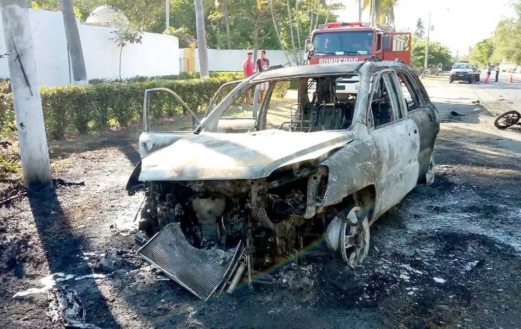 Choque entre motocicleta y vehiculo en calle a la costa de sol 3