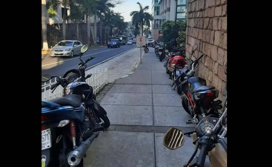 Motos en la Plaza Futura3