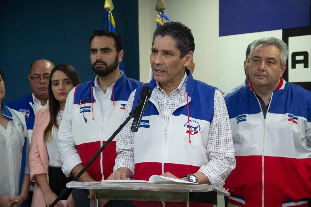 Renuncia de Gustavo L&oacute;pez 1