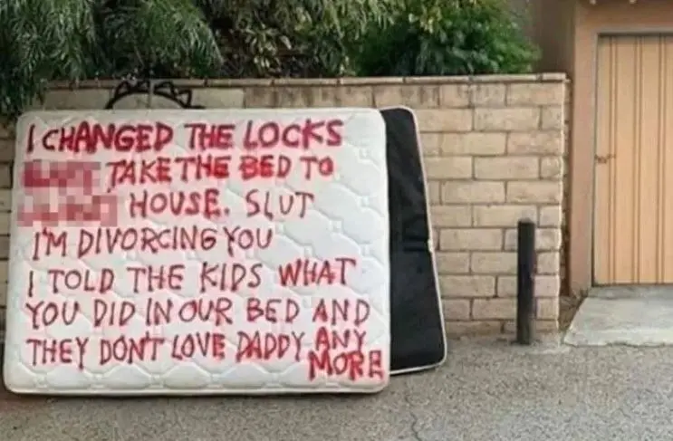 Le sac&oacute; colch&oacute;n de cama