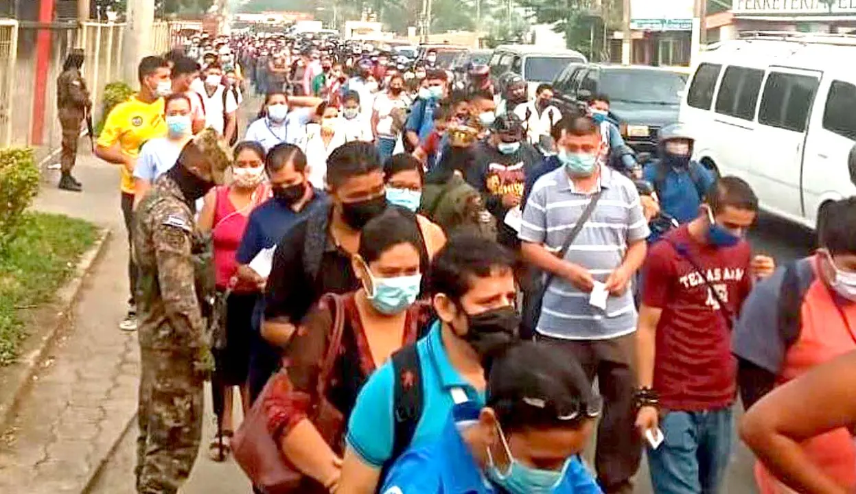 Aglomeaciones en San Miguel 3