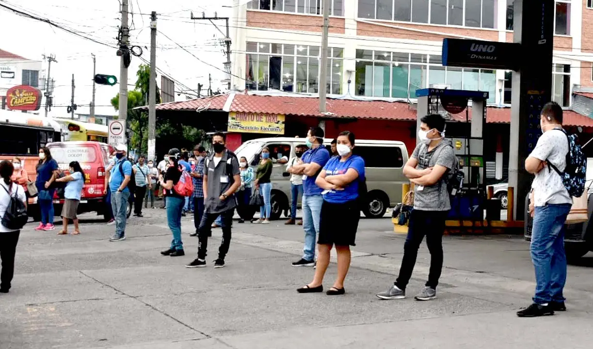 Afectados por la falta de transporte p&uacute;blico de pasajeros