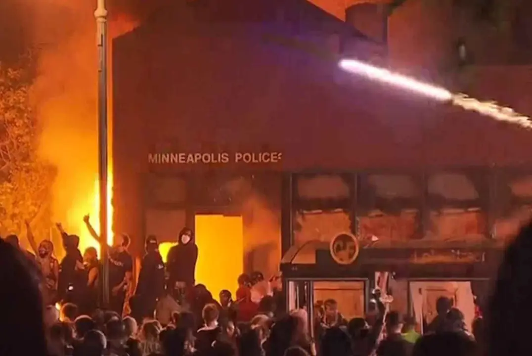 Estaci&oacute;n de Polic&iacute;a en Minessota