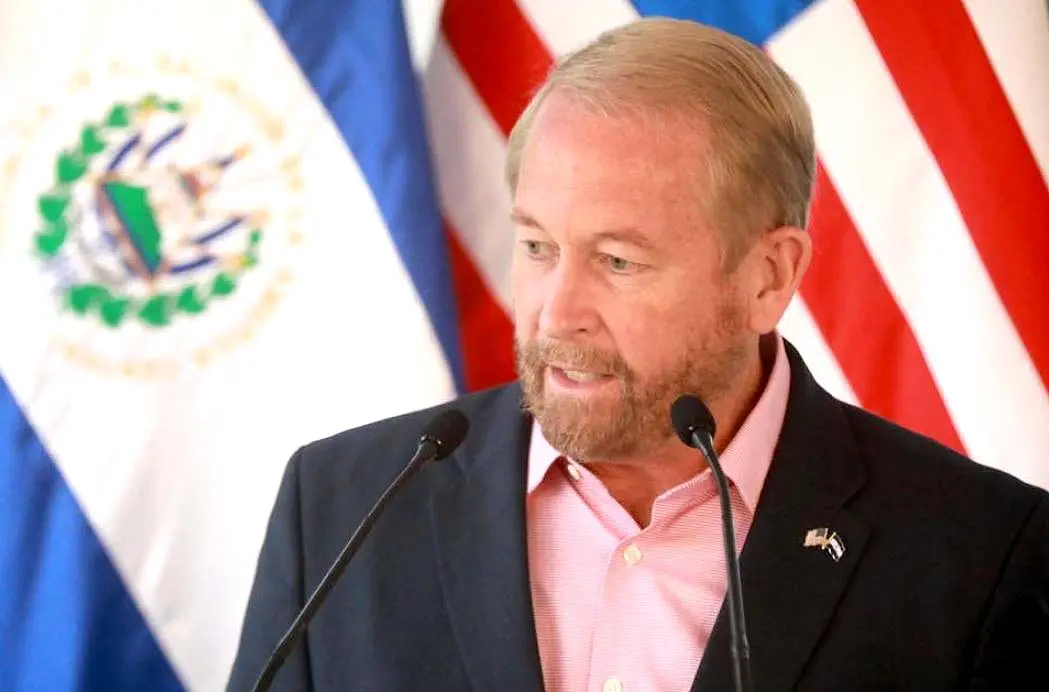 Embajador de los Estados Unidos en El Salvador Ronald Johnson