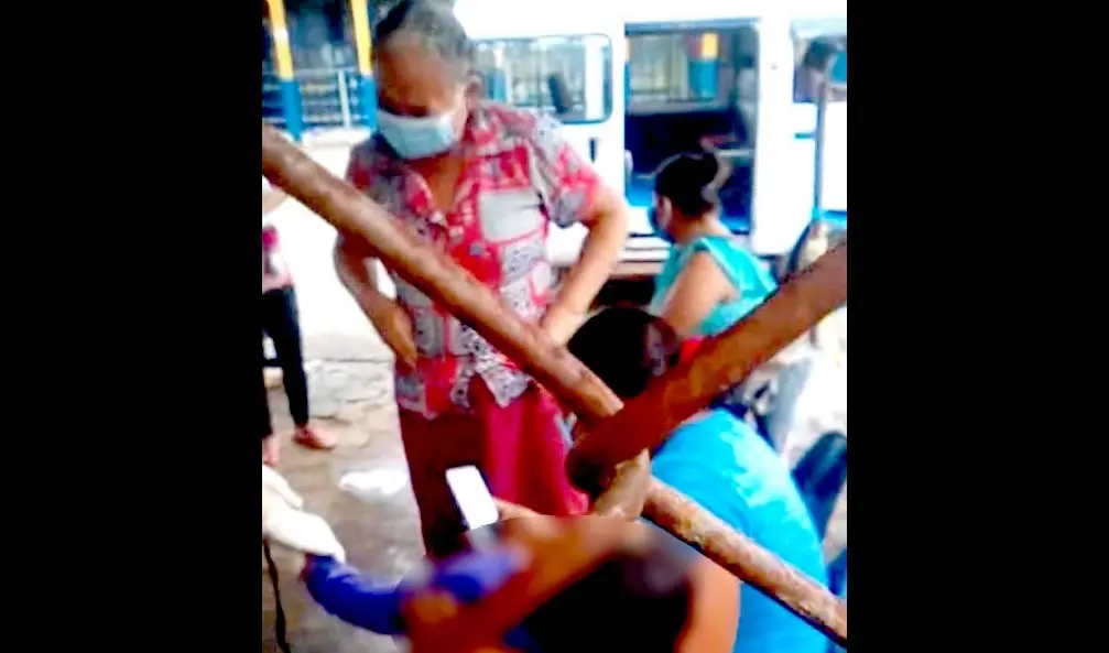 Ni&ntilde;a muere en brazos de su madre en Aguilares 2