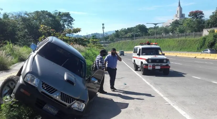 Tres lesionados en bulevar Monse&ntilde;or Romero