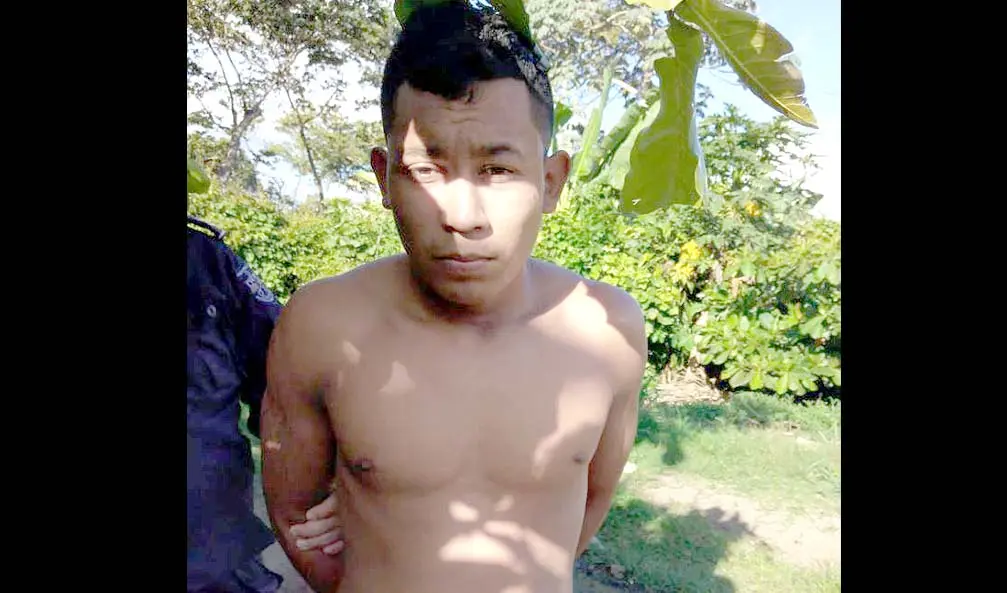 Pr&oacute;fugo detenido en Santiago de Mar&iacute;a Foto tomada de la PNC 3