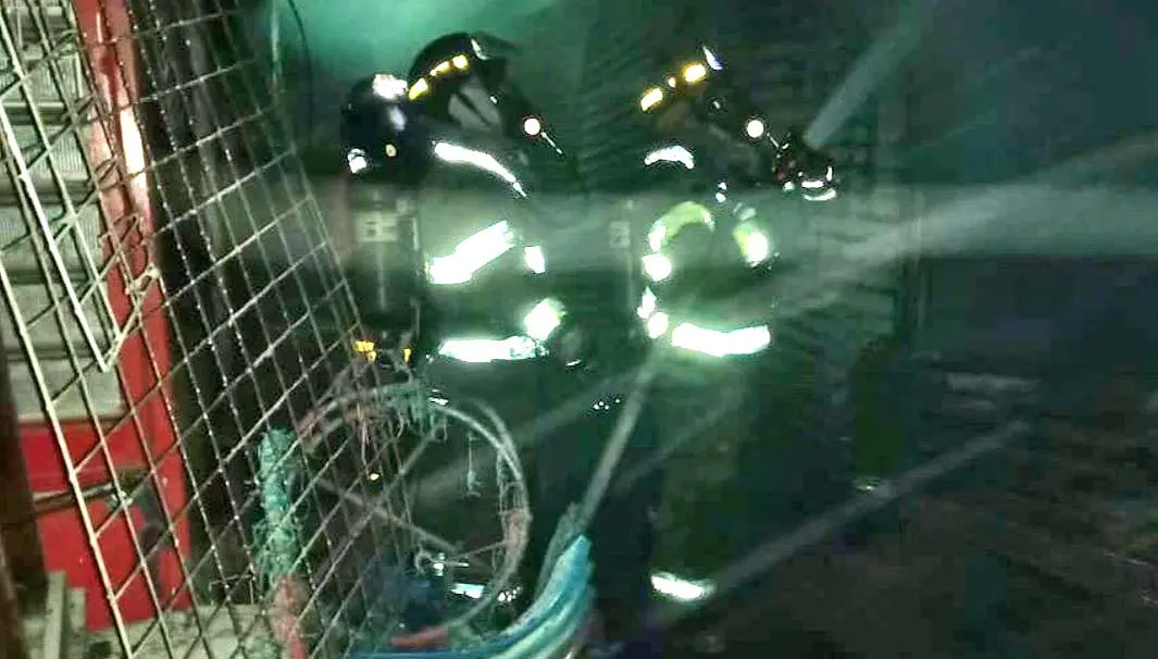 Incendio mercado sagrado coraz&oacute;n foto bomberos