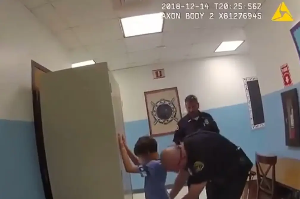 Ni&ntilde;o arrestado