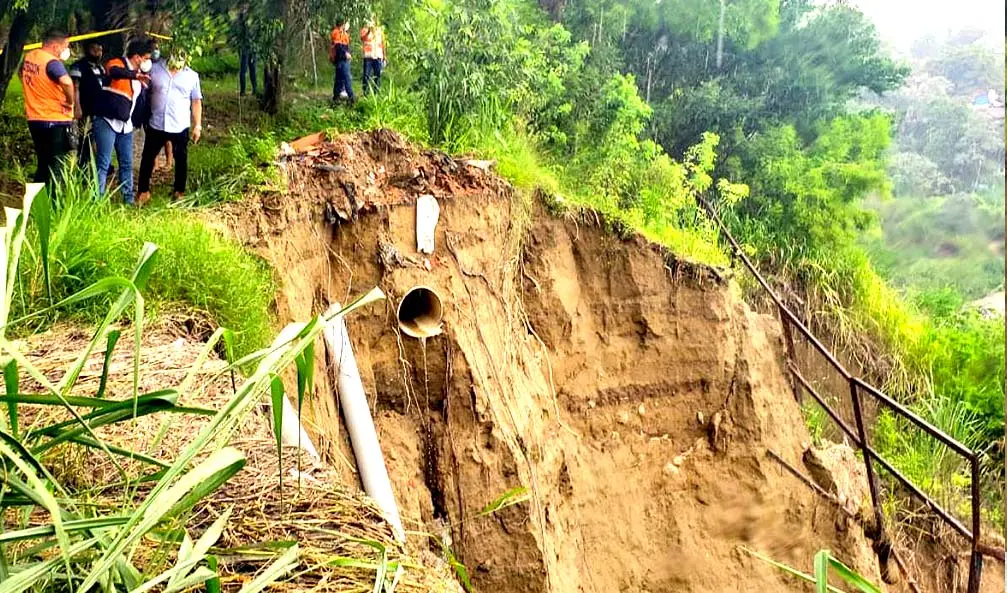 C&aacute;rcava en Jardines del Bulevar Soyapango Foto tomada de Protecci&oacute;n Civil