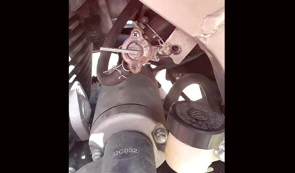 Sacan gasolina en M&eacute;dico Quir&uacute;rgico del Seguro Social Foto tomada de Motociclistas El Salvador