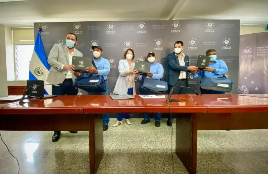 A maestros con enfermedades cr&oacute;nicas