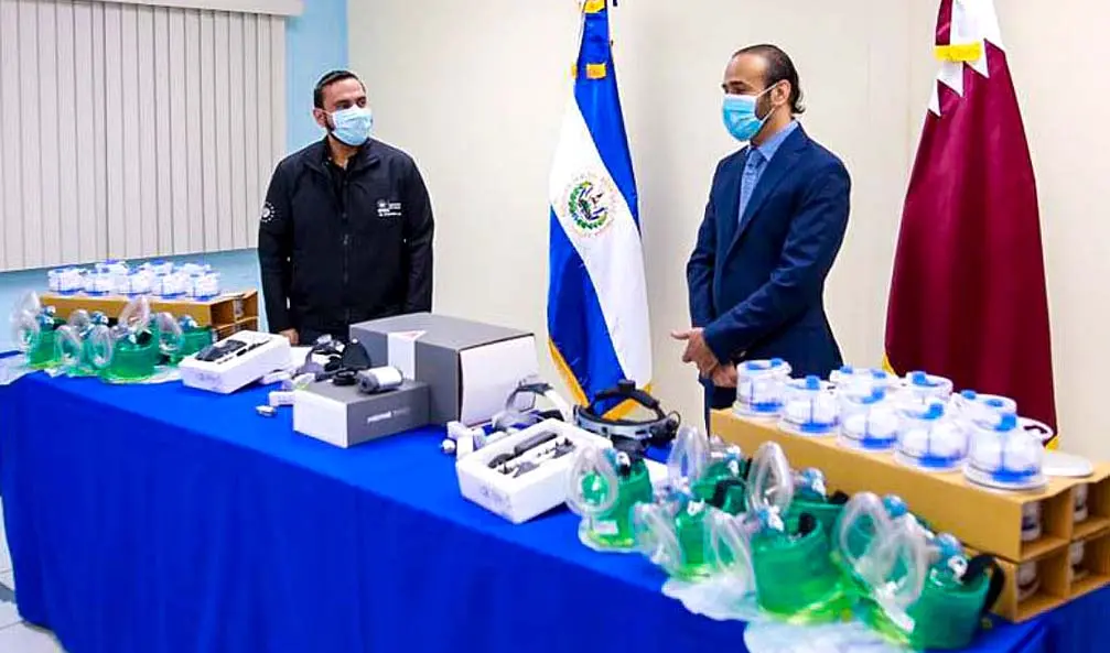 Qatar dona a El Salvador equipo e insumos para combatir el covid y otras enfermedades Foto tomada de la Secretar&iacute;a Prensa de la Presidencia 3