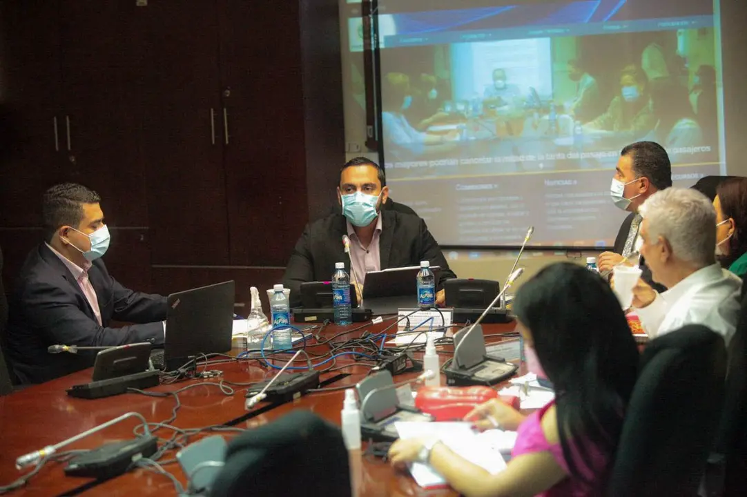 Alab&iacute; en la Asamblea