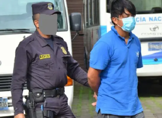 Rob&oacute; celular a menor