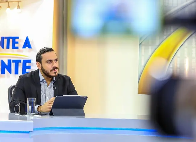 Alab&iacute; en Frente a Frente