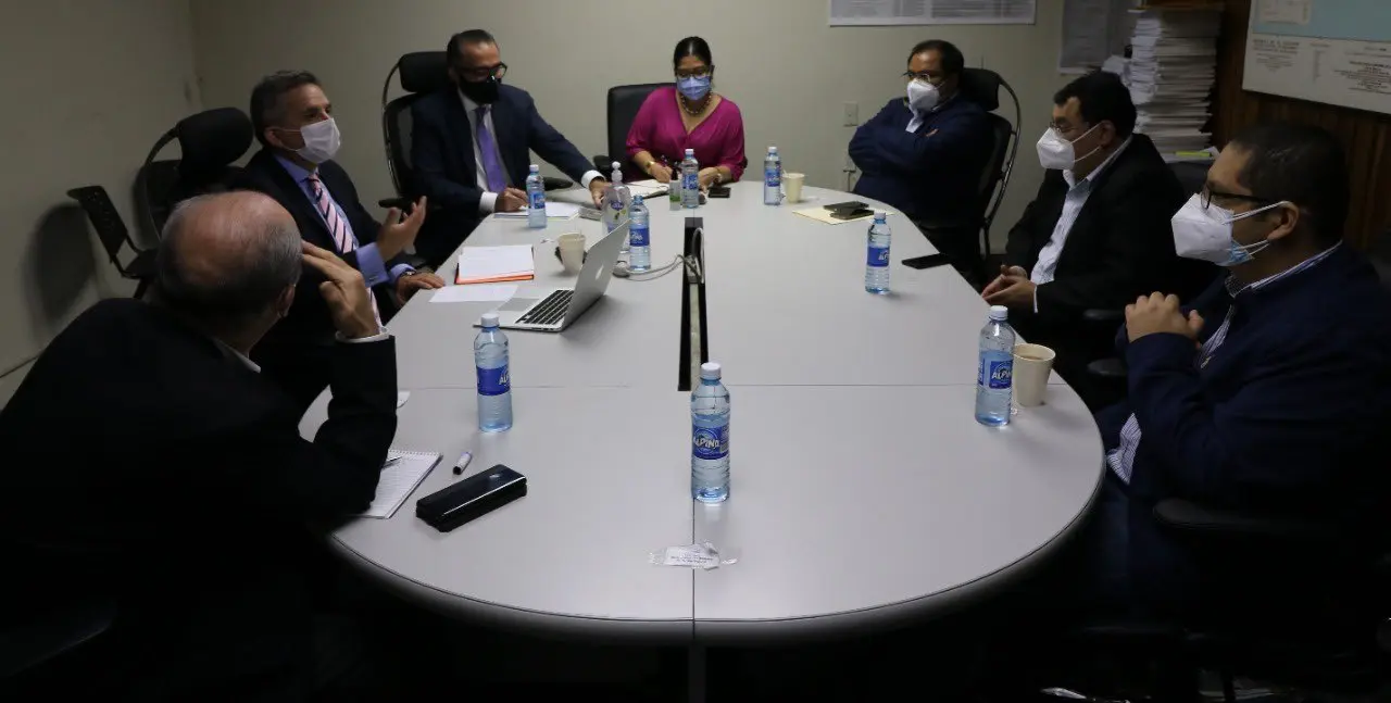 TSE en reuni&oacute;n