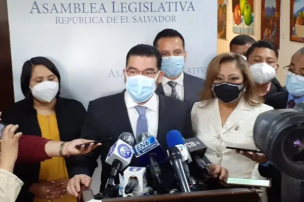 Ra&uacute;l Melara en la Asamblea