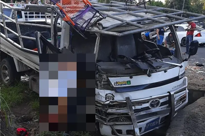 Mujer termos del r&iacute;o