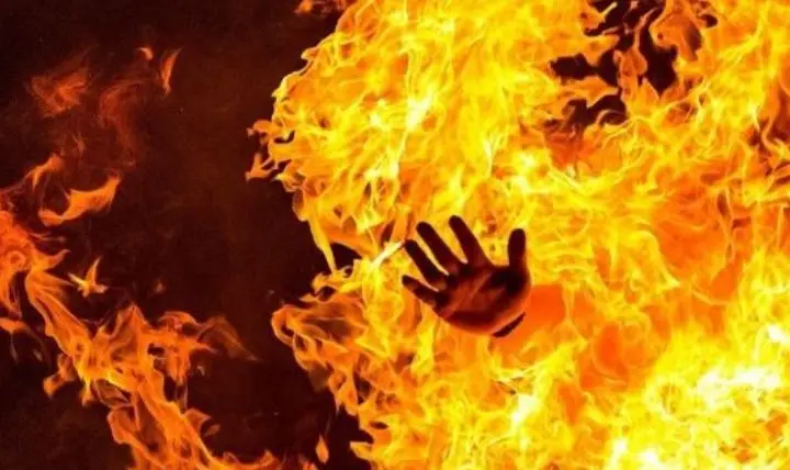 Se roci&oacute; gasolina y muri&oacute; calcinado