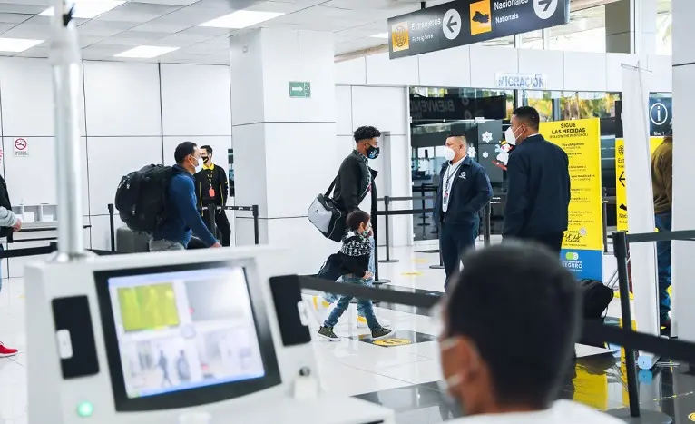 Pasajeros avi&oacute;n