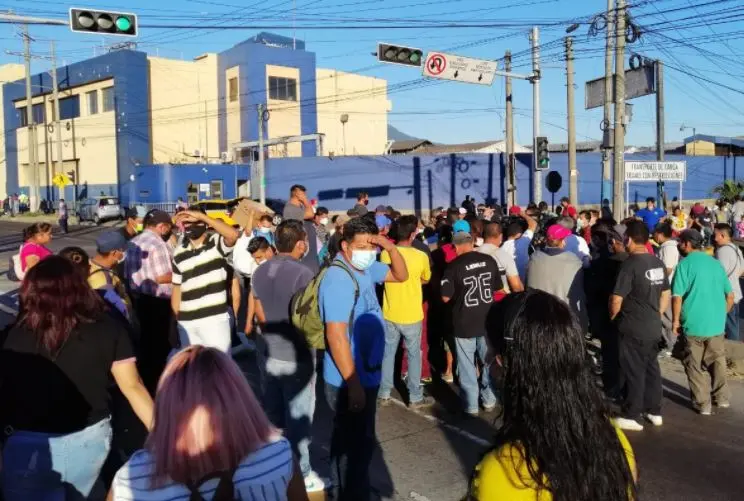Protesta de vendedores en la Tiendona