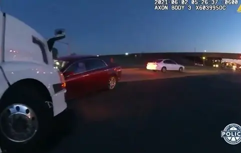 Ni&ntilde;as roban veh&iacute;culo de sus padres